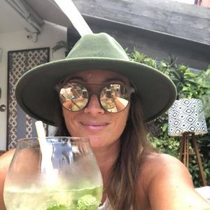 Meet your Posher, Laura